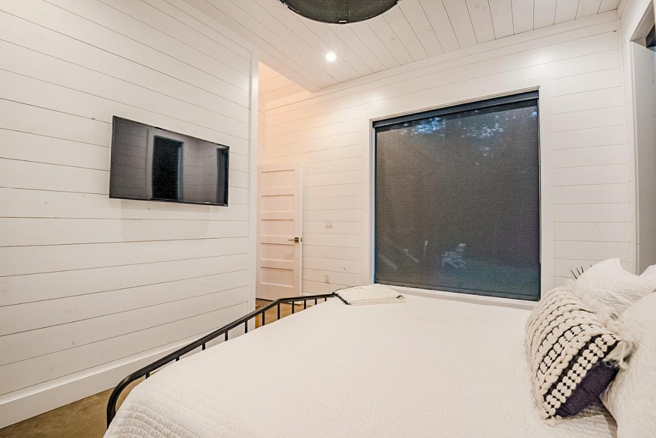 "The Barndo" 4Br Luxury Cabin, Hot Tub, Fire Pit, Bunks, Arcades, Playhouse! Брокен-Боу Экстерьер фото
