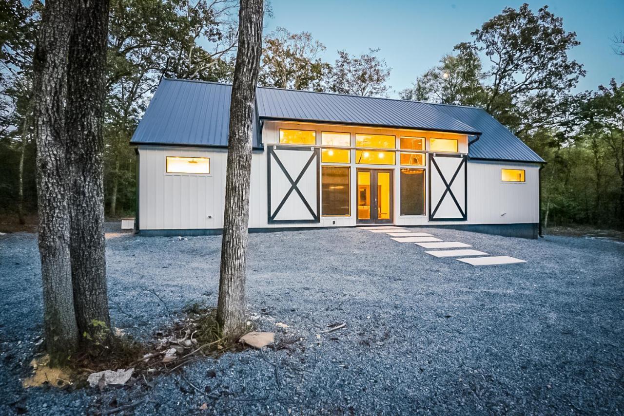 "The Barndo" 4Br Luxury Cabin, Hot Tub, Fire Pit, Bunks, Arcades, Playhouse! Брокен-Боу Экстерьер фото