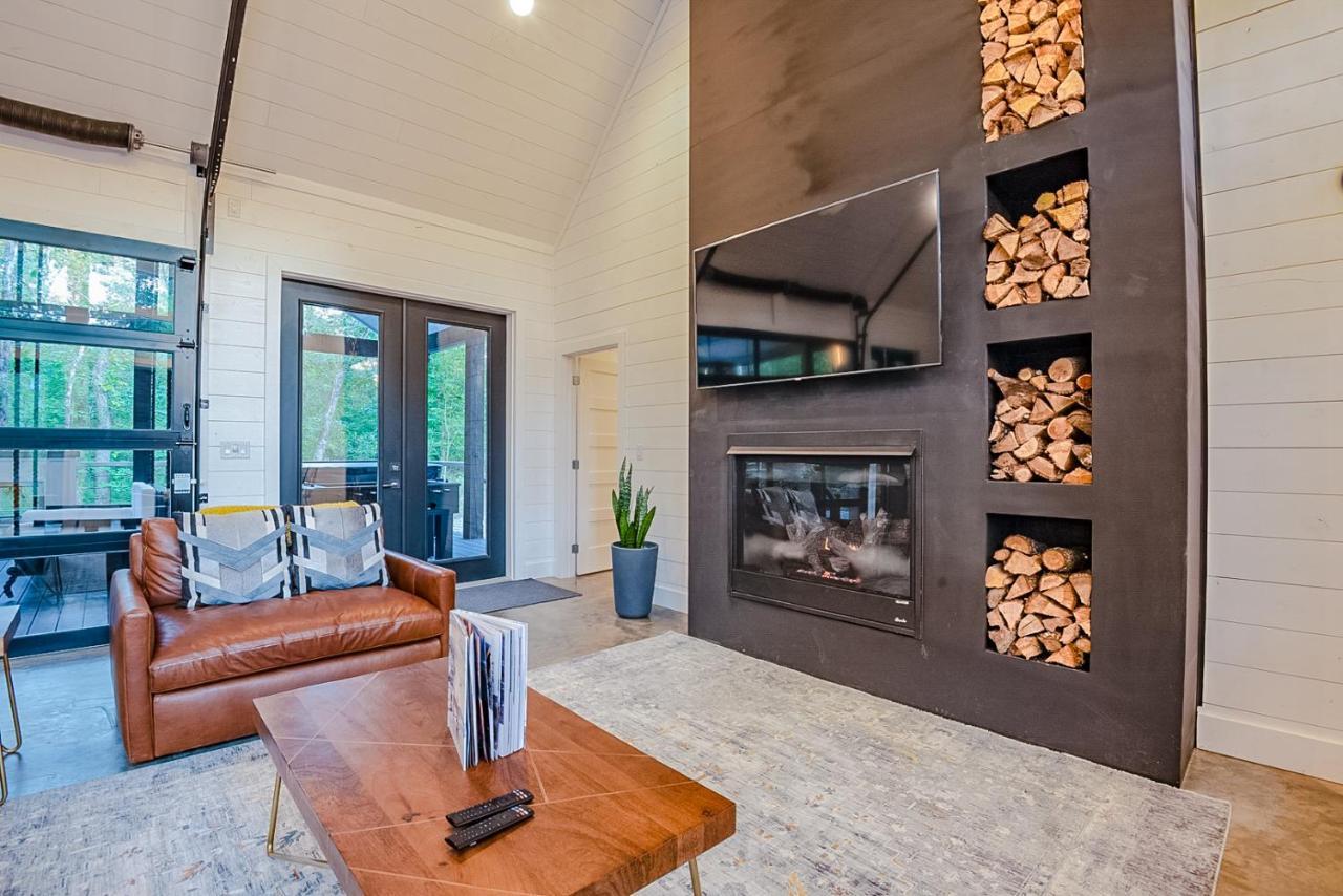 "The Barndo" 4Br Luxury Cabin, Hot Tub, Fire Pit, Bunks, Arcades, Playhouse! Брокен-Боу Экстерьер фото